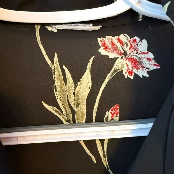 Vintage Womens Floral Iridescent Pearl Button Up Tunic Top Black Red White Sheer - Picture 3 of 5